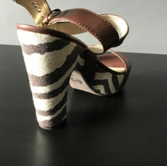 Michael Kors sandals - Picture 2 of 2